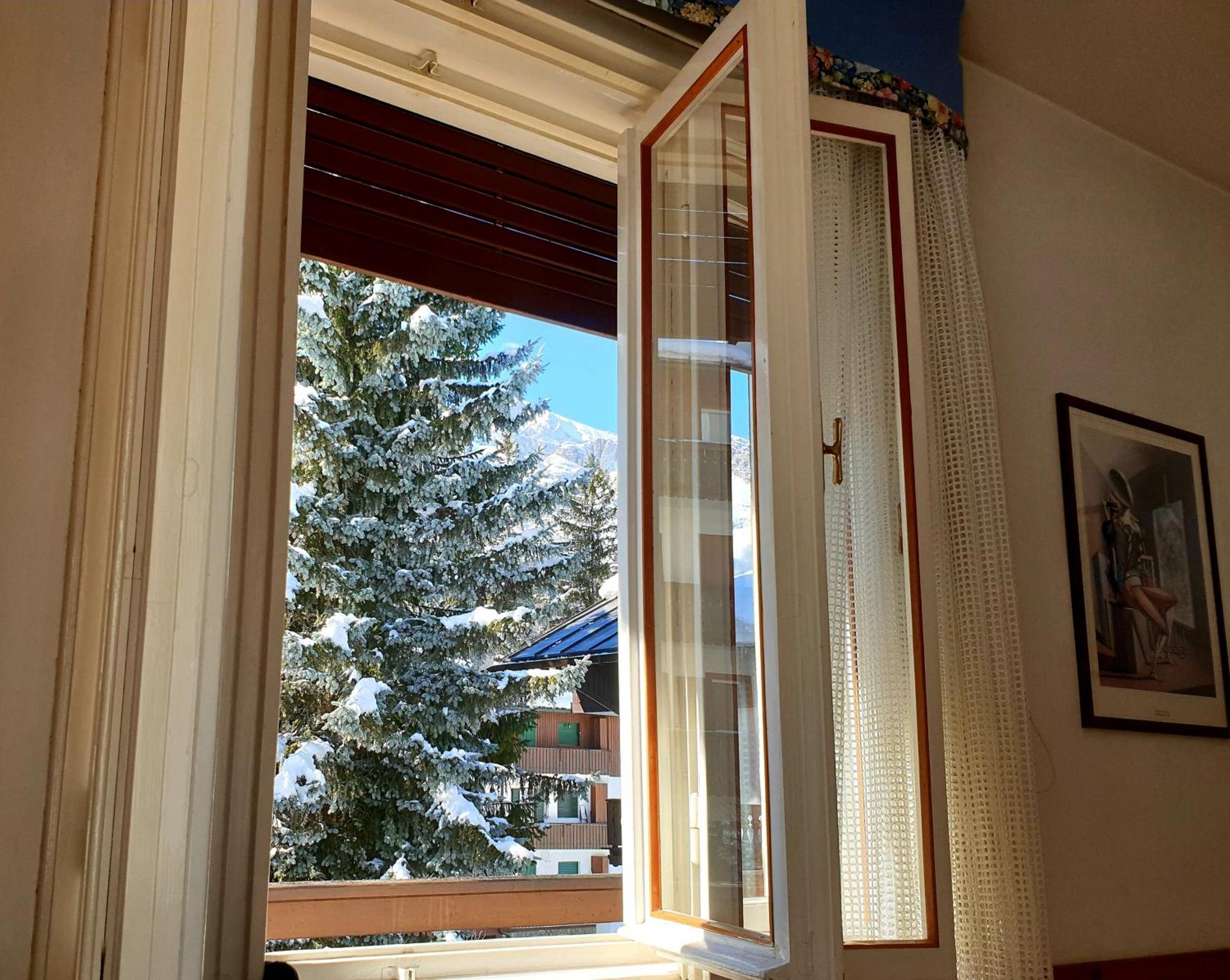 Luminoso Ed Accogliente, Centralissimo Appartamento Indipendente Cortina d'Ampezzo Ngoại thất bức ảnh