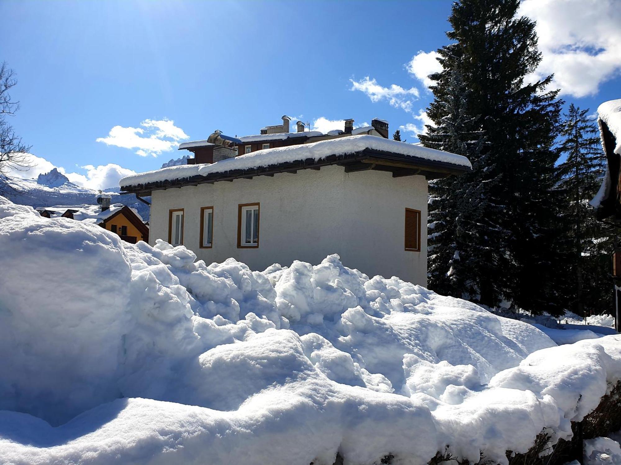Luminoso Ed Accogliente, Centralissimo Appartamento Indipendente Cortina d'Ampezzo Ngoại thất bức ảnh